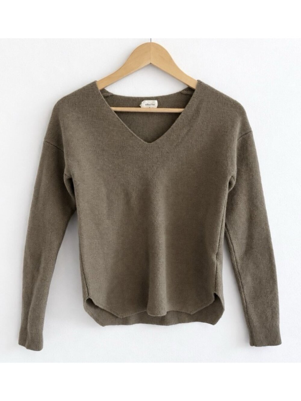 Aritzia Wilfred Free 100% Merino Wool V Neck Sweater Taupe Brown Women’s M